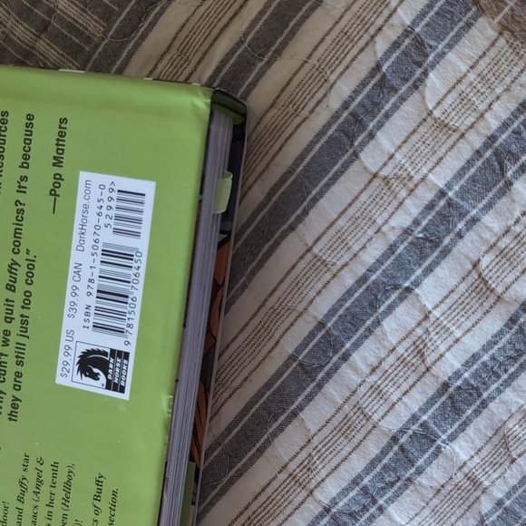 Buffy the Vampire Slayer Season 10 Volume 1 Library Edition - Picture 3 of 6